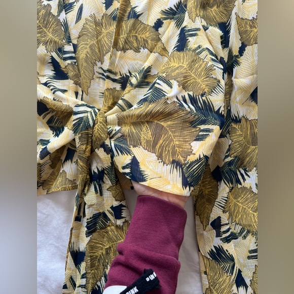 Floral front tie long sleeve crop top - Picture 4 of 5